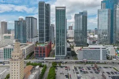 601 NE 1st Ave #5007, Miami: photo 1 of 50