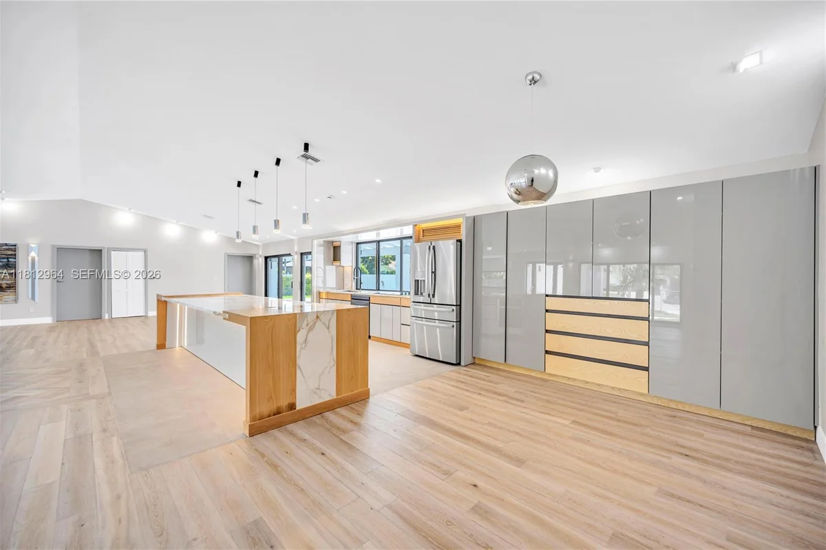 10600 SW 140th St, Miami: photo 1 of 74