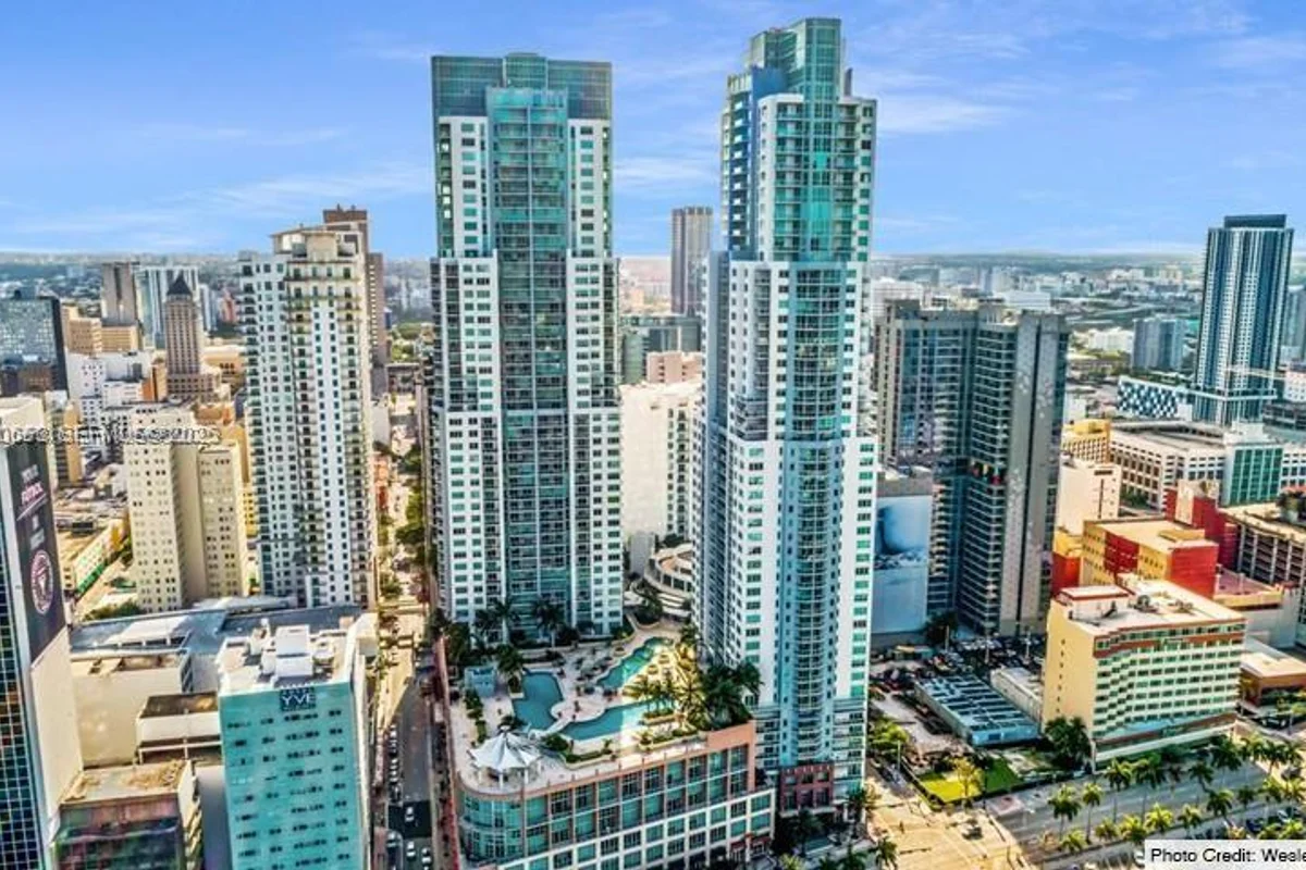 244 Biscayne Blvd #643, Miami: photo 1 of 17