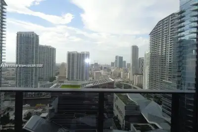 45 SW 9th St #2709, Miami: photo 1 of 34