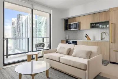 159 NE 6th St #2901, Miami: photo 1 of 41
