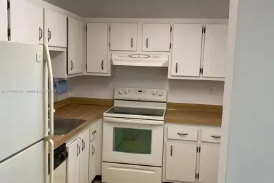 1800 SW 81st Ave #1407, North Lauderdale: photo 1 of 40