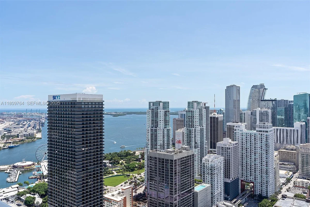 601 NE 1st Ave #4907, Miami: photo 1 of 45