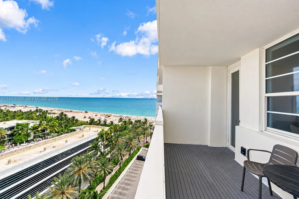 Condo in Miami Beach: photo 1 of 18