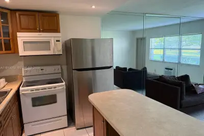 217 Suffolk F, Boca Raton: photo 1 of 11