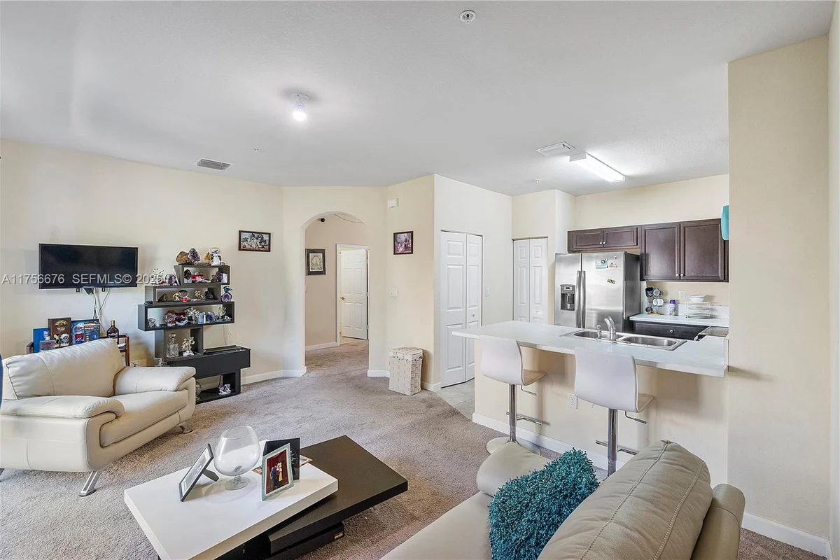 142 SE 28th Ter #11, Homestead: photo 1 of 32