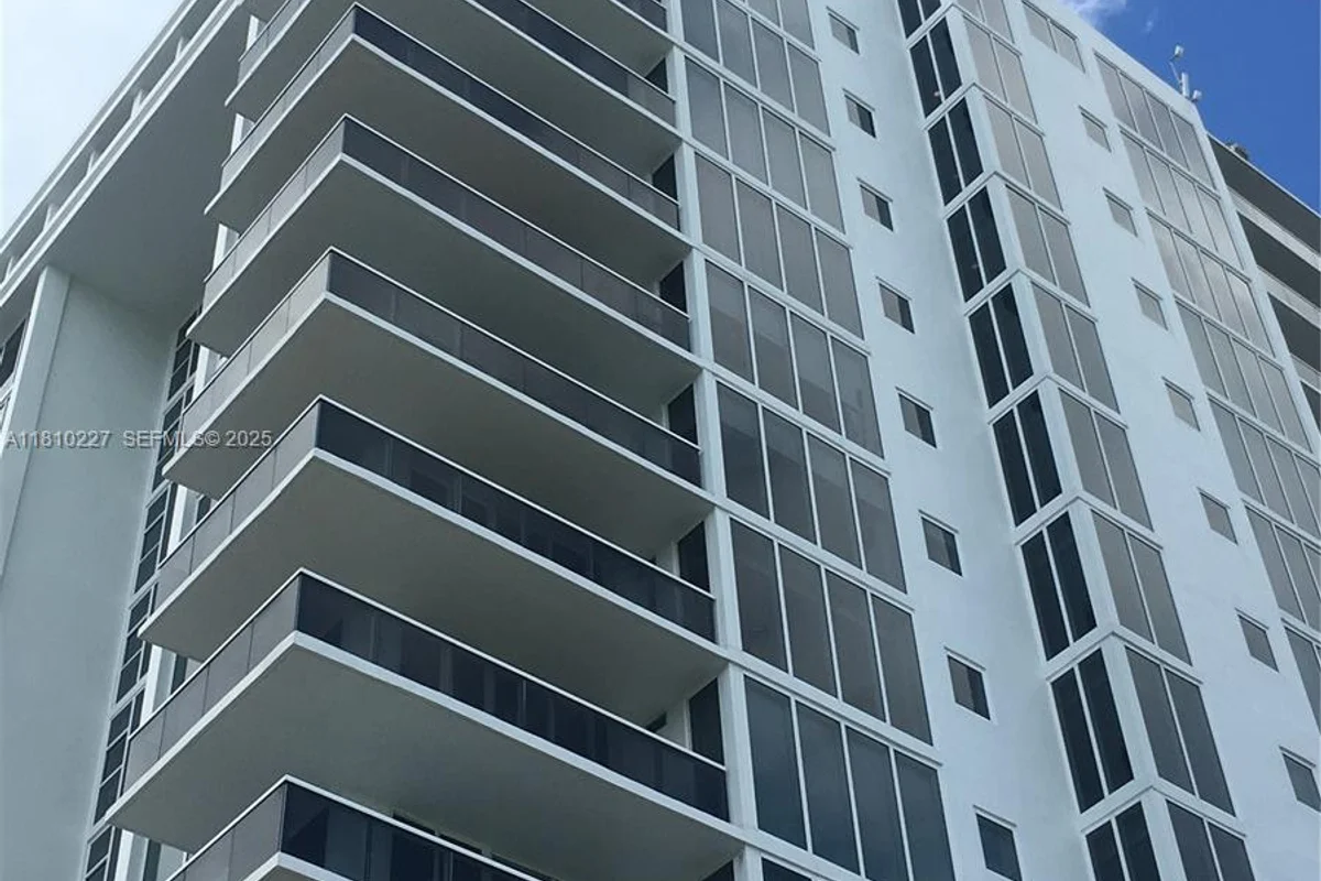 10275 Collins Ave #628, Bal Harbour: photo 1 of 28