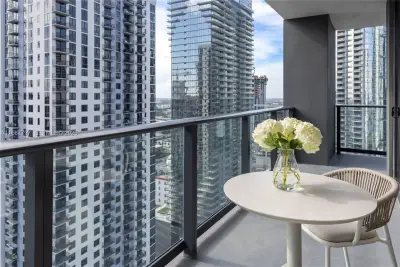 159 NE 6th St #3002, Miami: photo 1 of 91