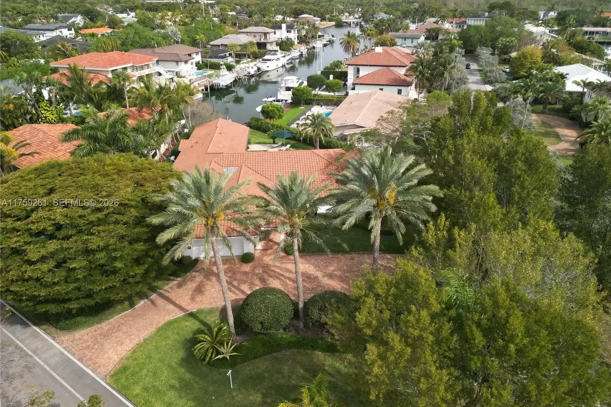 1117 Bella Vista Ave, Coral Gables: photo 1 of 39