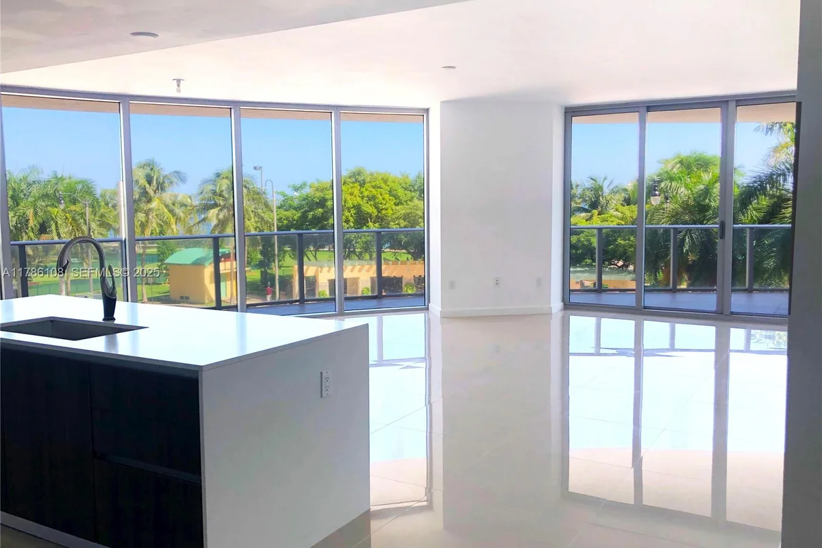 488 NE 18th St #215, Miami: photo 1 of 16