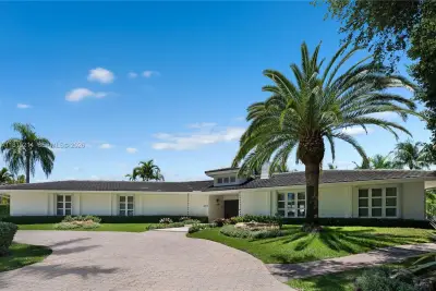 435 Marquesa Dr, Coral Gables: photo 1 of 34