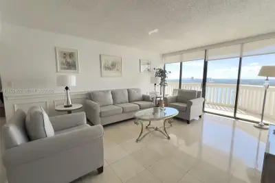 1000 W Island Blvd #2412, Aventura: photo 1 of 41