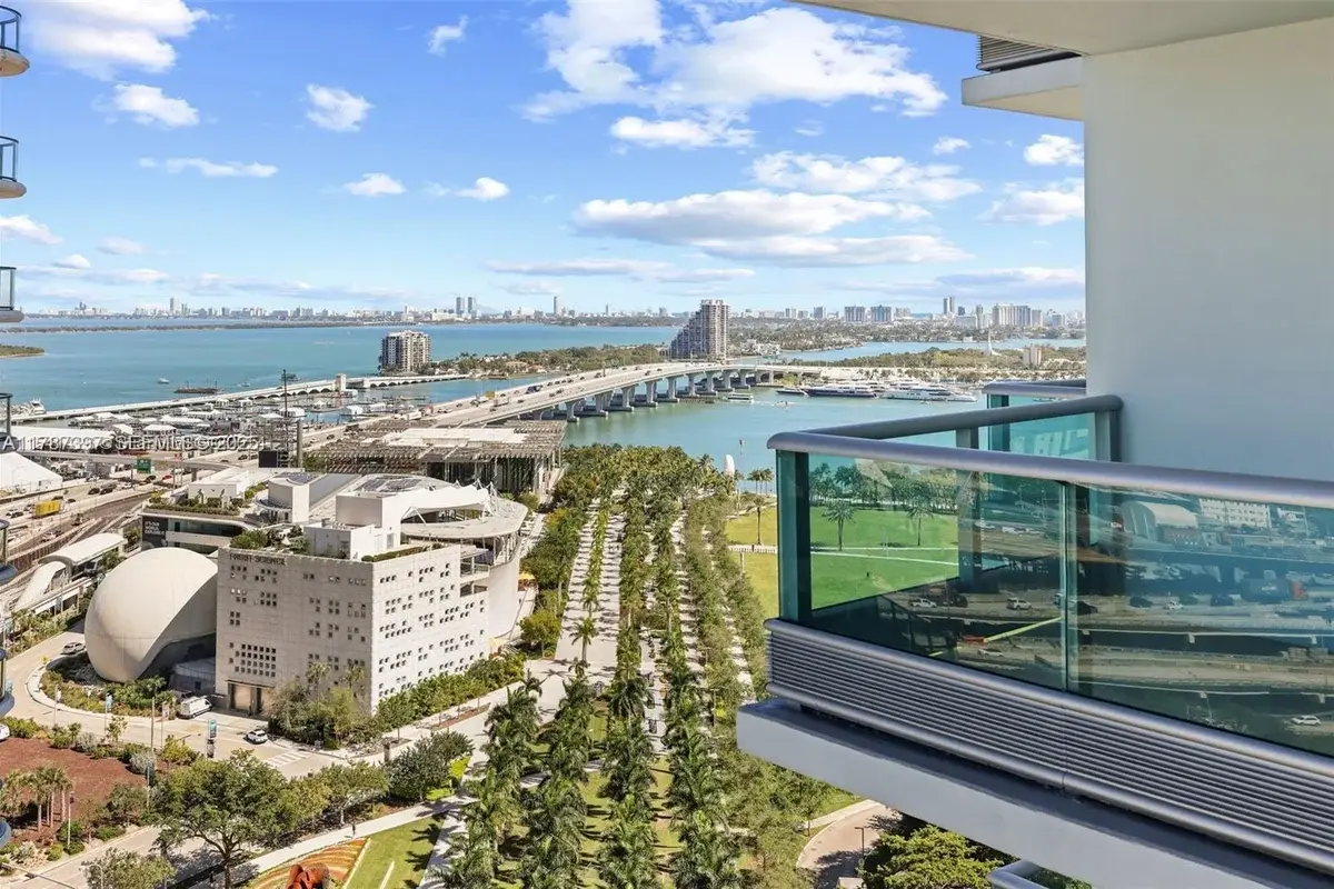 900 Biscayne Blvd #2410, Miami: photo 1 of 41