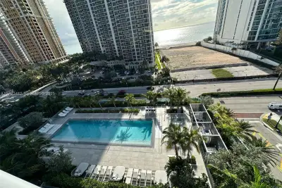 17550 Collins Ave #902, Sunny Isles Beach: photo 1 of 33