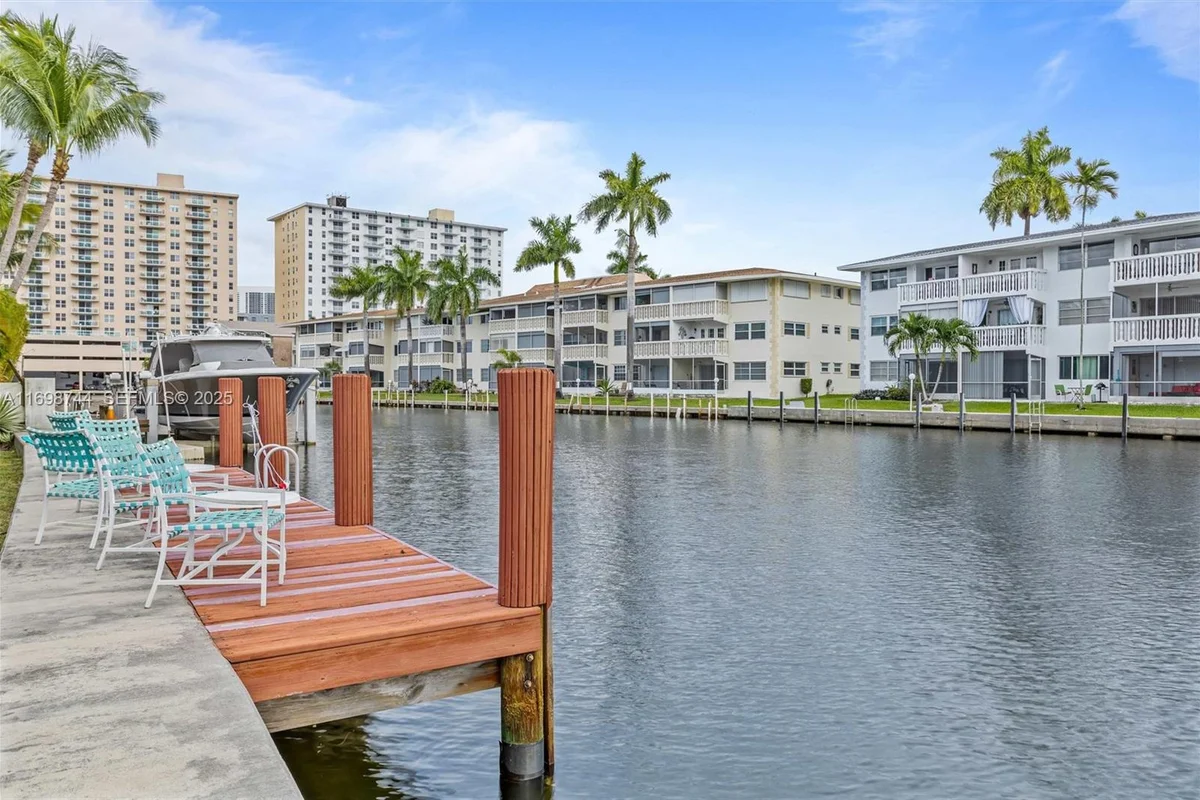 501 Blue Heron Dr #202-A, Hallandale Beach: photo 1 of 29