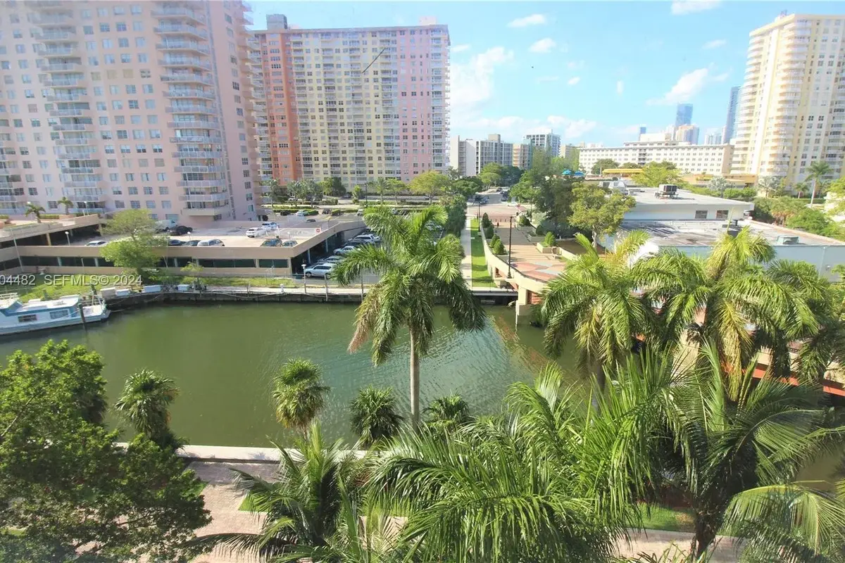 17150 N Bay Rd #2612, Sunny Isles Beach: photo 1 of 26