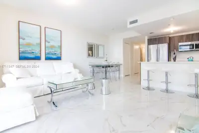 488 NE 18th St #2705, Miami: photo 1 of 40