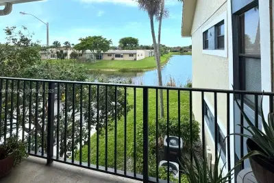 1484 Lake Crystal Dr #E, West Palm Beach: photo 1 of 18