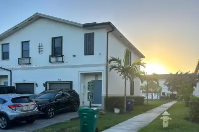 1130 SW 6th Ave, Florida City: photo 1 of 22