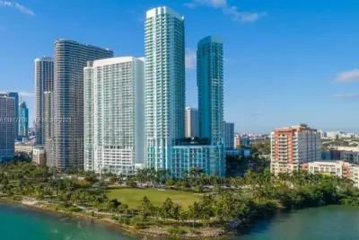 1900 N Bayshore Dr #3909, Miami: photo 1 of 31