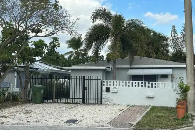 1300 NW 7th Ter, Fort Lauderdale: photo 1 of 20
