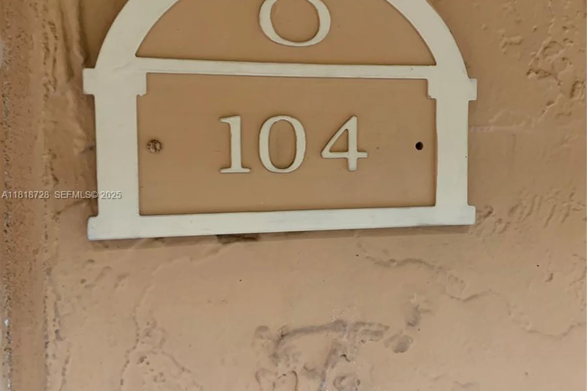 17911 NW 68th Ave #O104, Hialeah: photo 1 of 31