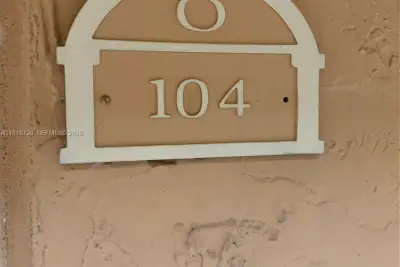 17911 NW 68th Ave #O104, Hialeah: photo 1 of 31