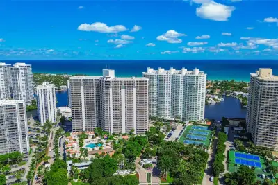 20281 E Country Club Dr #1412, Aventura: photo 1 of 51