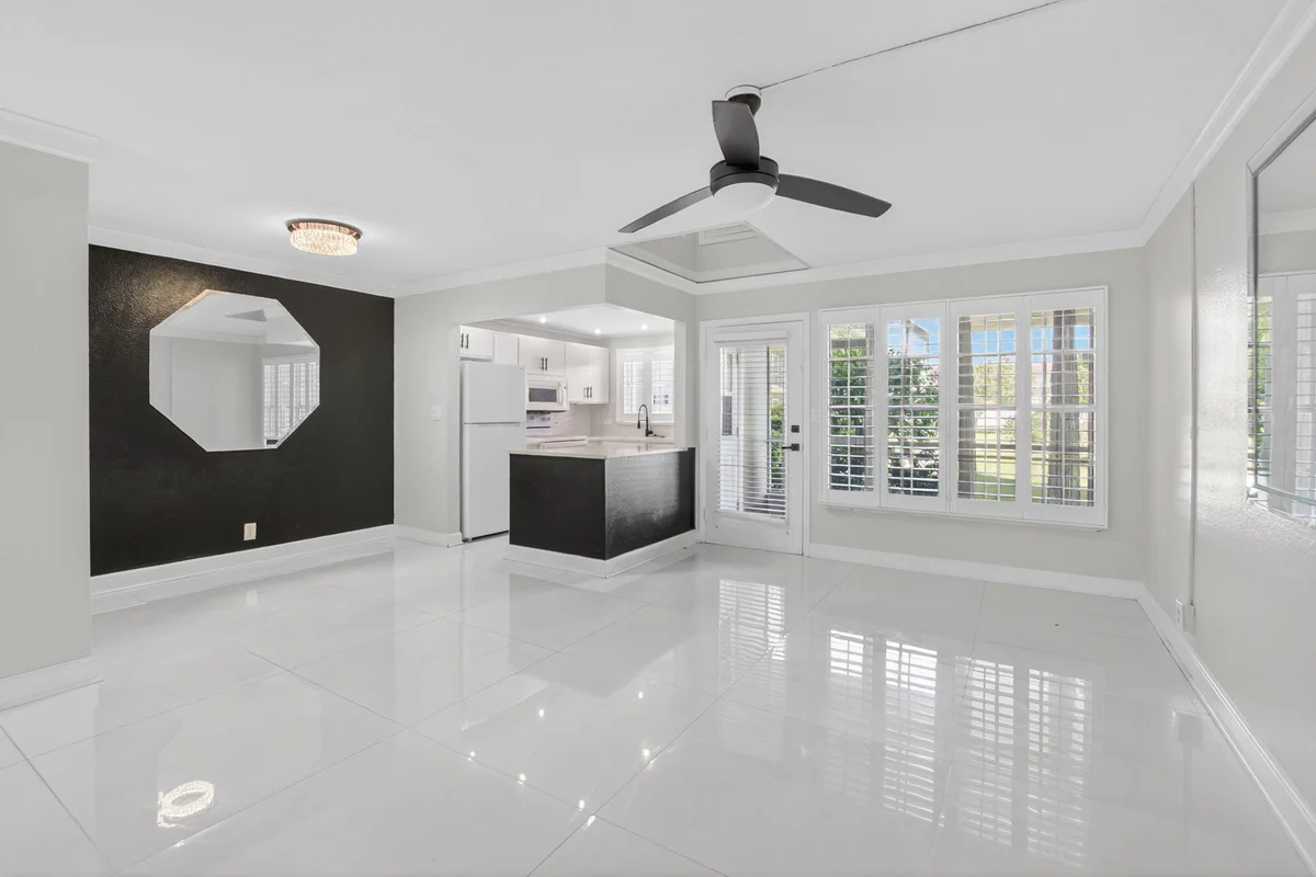 808 SE 7th St #107, Deerfield Beach: photo 1 of 14