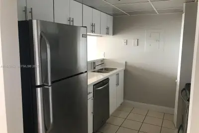 7601 E Treasure Dr #2114, North Bay Village: photo 1 of 14