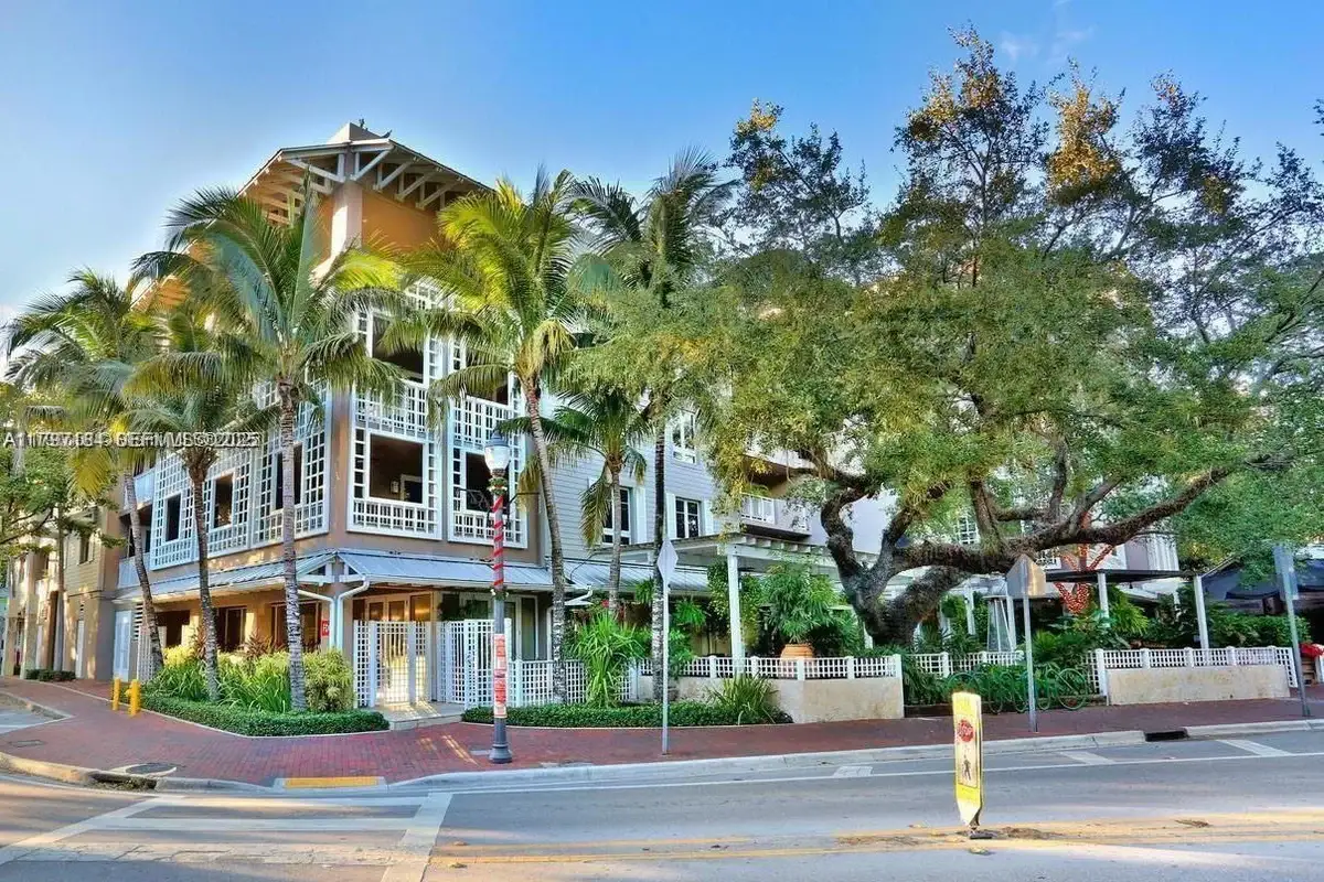 3540 Main Hwy #204, Miami: photo 1 of 9
