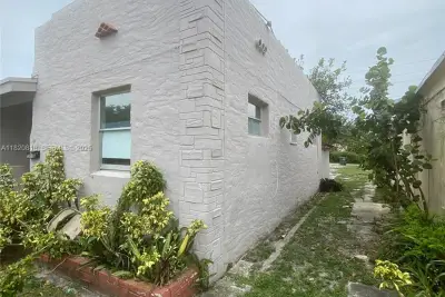 2014 Funston St, Hollywood: photo 1 of 5