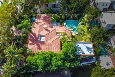 2050 Alton Rd, Miami Beach: photo 1 of 57