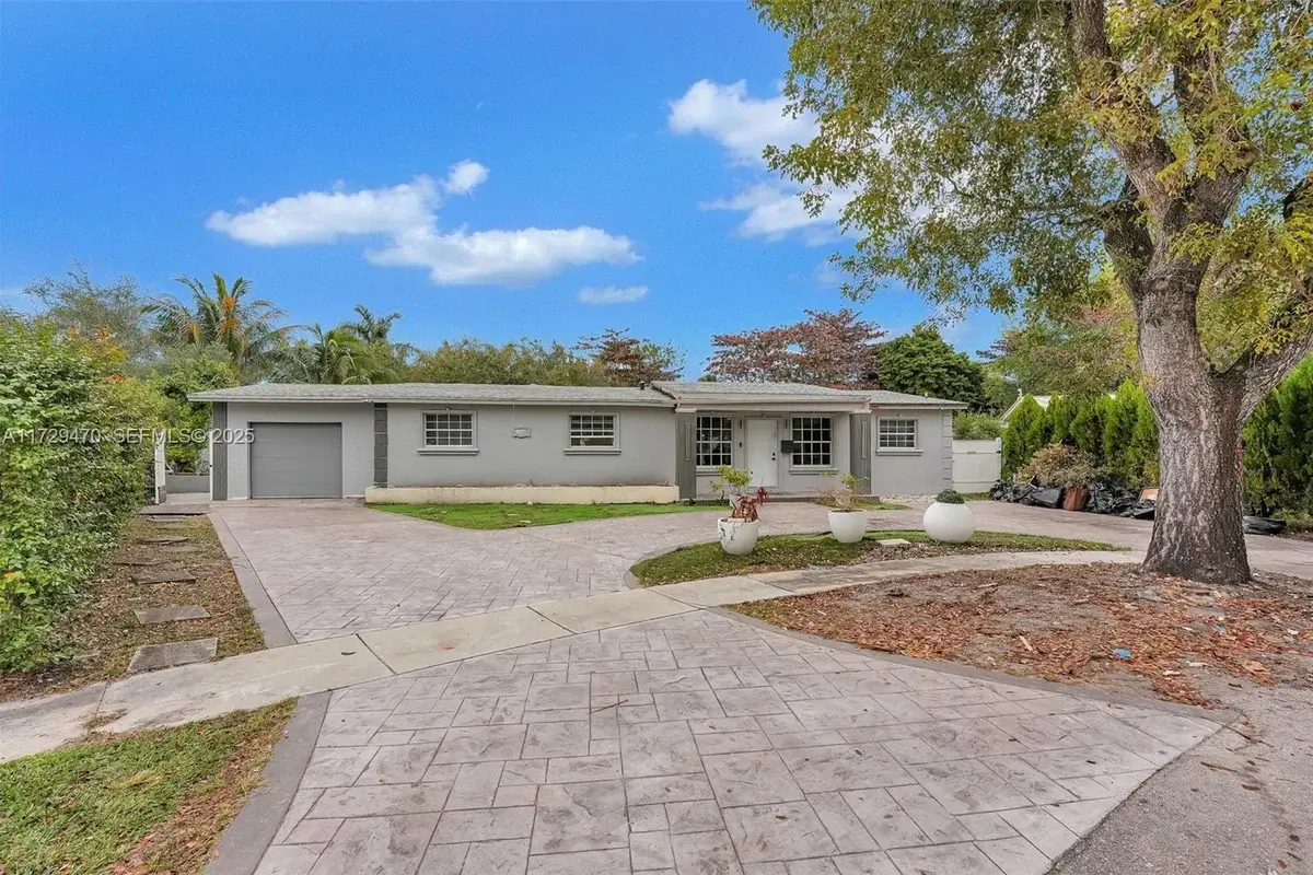 18600 NE 7th Ct, North Miami Beach: photo 1 of 59