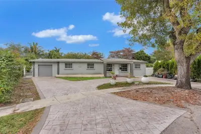 18600 NE 7th Ct, North Miami Beach: photo 1 of 59