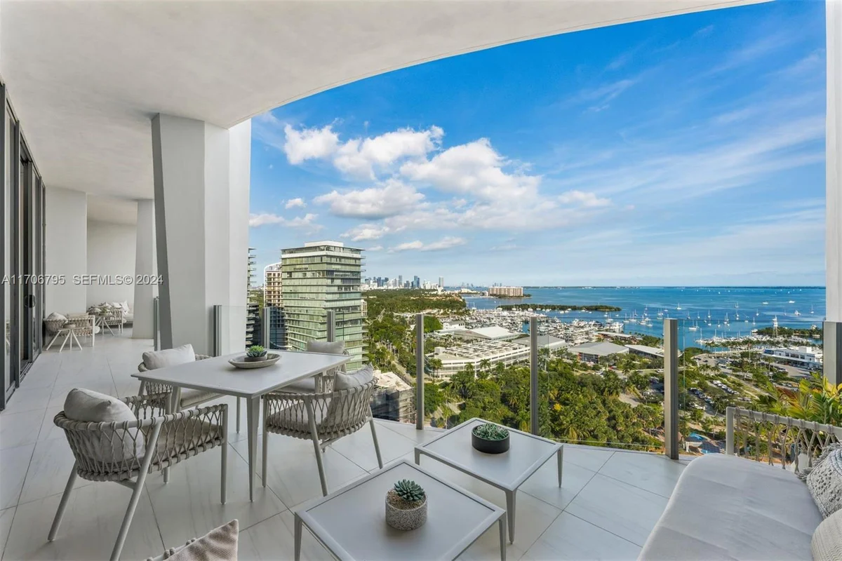 2811 S Bayshore Dr #20BC, Miami: photo 1 of 31