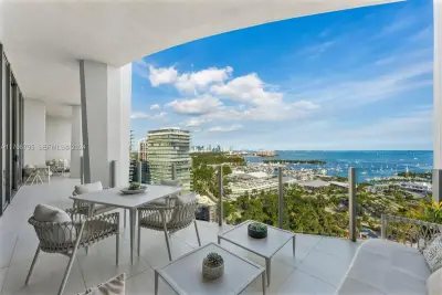 2811 S Bayshore Dr #20BC, Miami: photo 1 of 31