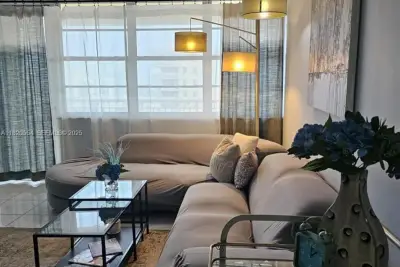 251 174th St #2111, Sunny Isles Beach: photo 1 of 32