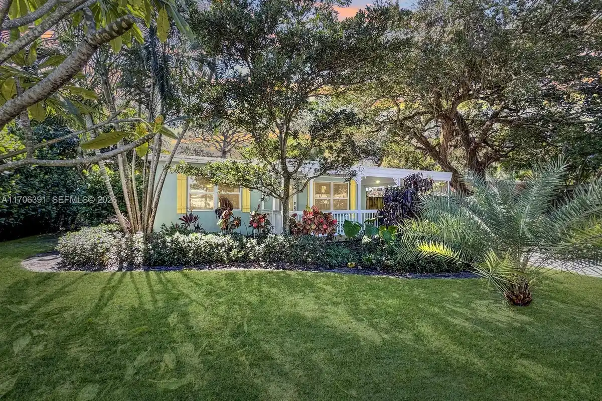 1820 SW 11th Ct, Fort Lauderdale: photo 1 of 39