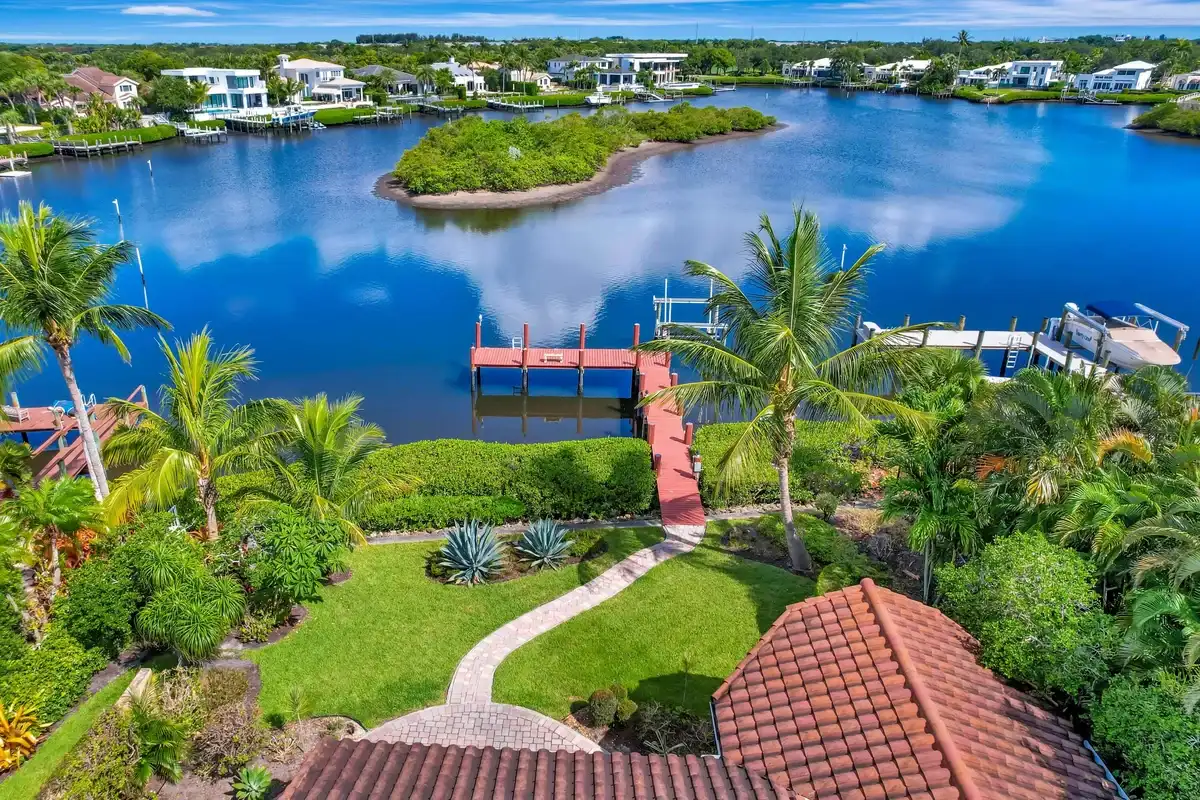 102 Victory Dr, Jupiter: photo 1 of 15