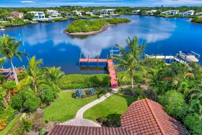 102 Victory Dr, Jupiter: photo 1 of 15
