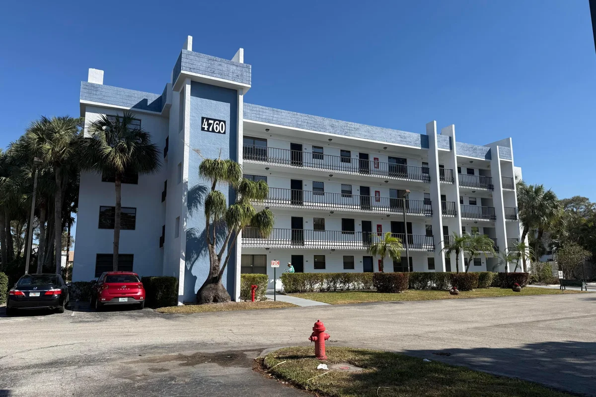 4760 Lucerne Lakes Blvd W #206, Lake Worth: photo 1 of 19