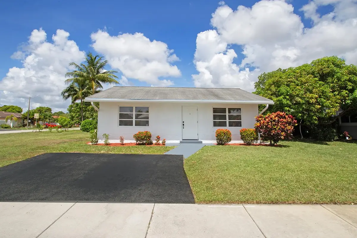 7609 NW 70 Ave, Tamarac: photo 1 of 28
