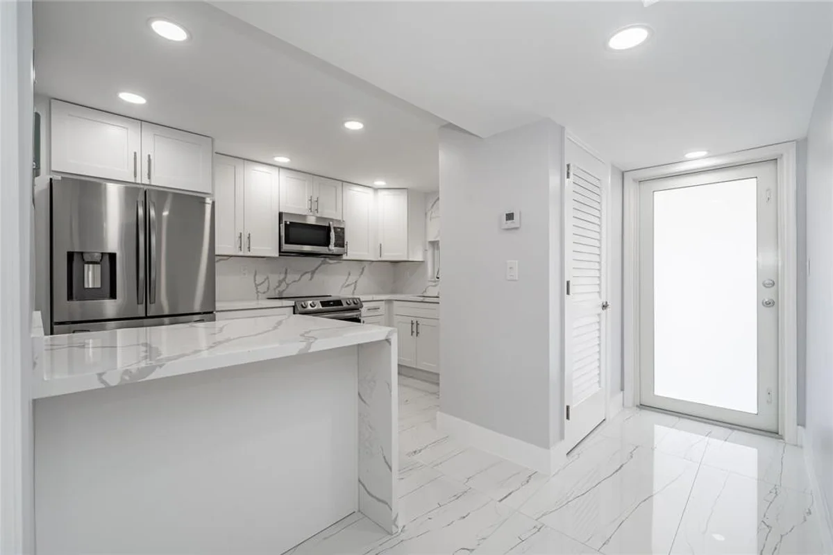 361 S Hollybrook Dr #105, Pembroke Pines: photo 1 of 28