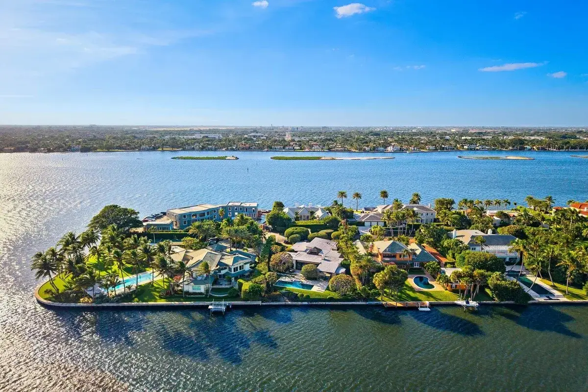 748 Island Dr, Palm Beach: photo 1 of 24