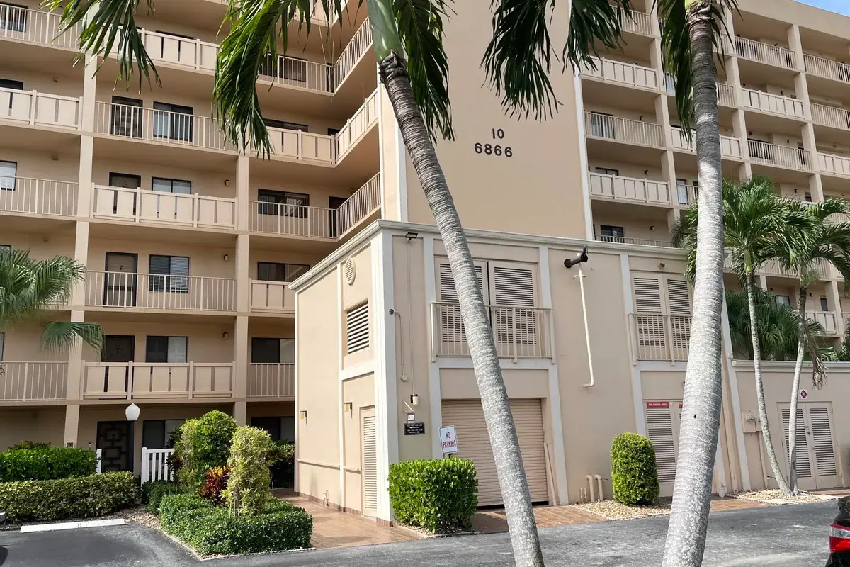 6866 Huntington Ln #305, Delray Beach: photo 1 of 38