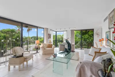 859 Jeffery St #401, Boca Raton: photo 1 of 60