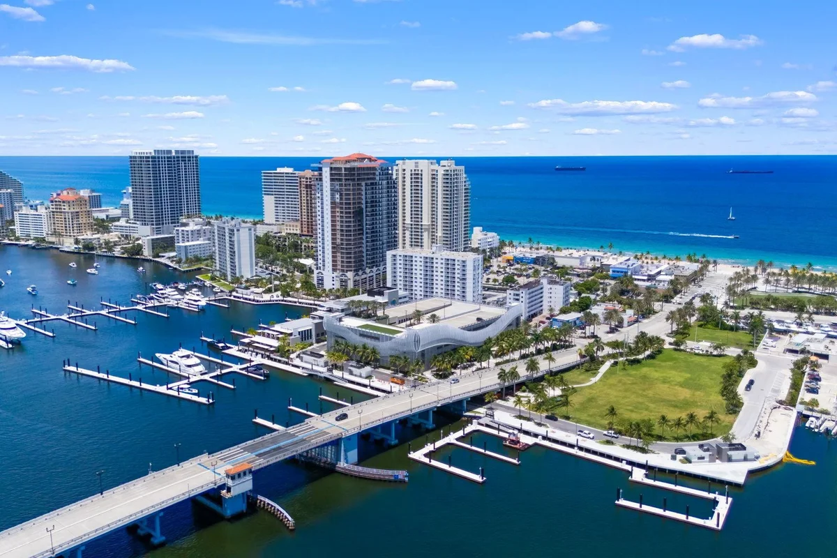 200 S Birch Rd #408, Fort Lauderdale: photo 1 of 21