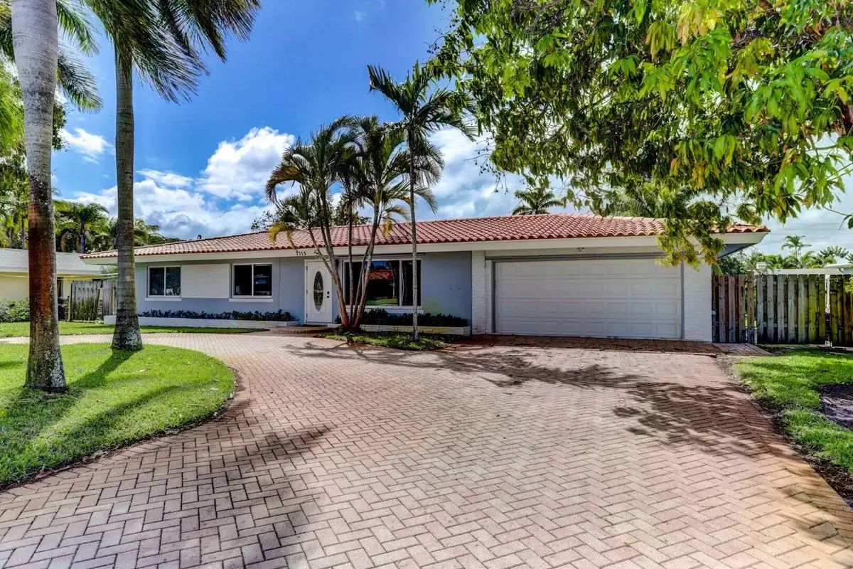 7115 Venetian Way, West Palm Beach: photo 1 of 32