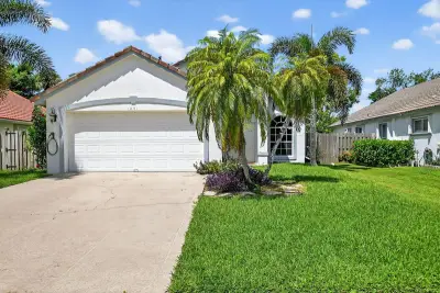 1891 Oak Berry Cir, Wellington: photo 1 of 77